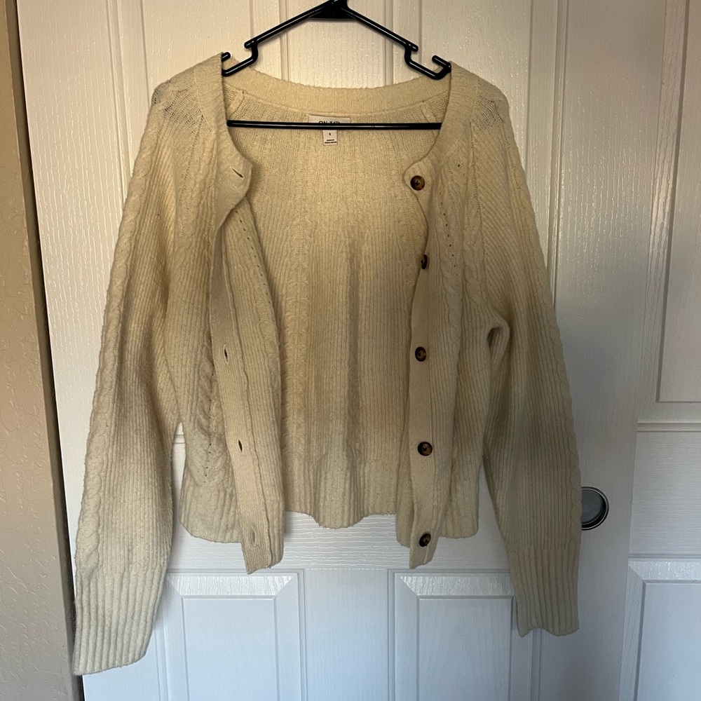Elegant Cream Button-Up Women's Cardigan
